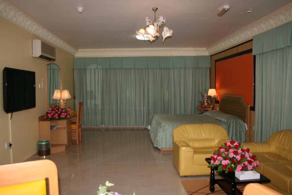 Bowshar International Hotel Muscat Room photo
